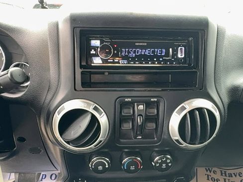 Used 2015 Jeep Wrangler Unlimited Sport image 23