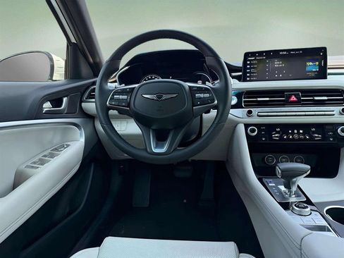 New 2025 Genesis G70 2.5T image 10