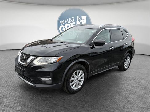 Used 2018 Nissan Rogue SV w/ Premium Package image 8