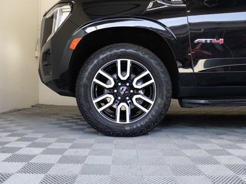 Used 2024 GMC Yukon AT4 w/ Technology Package AWD/4WD image 8