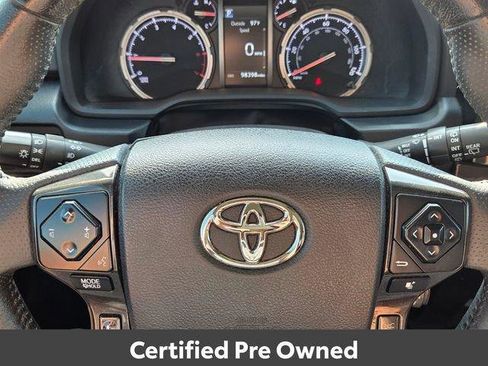 Used 2022 Toyota 4Runner TRD Off-Road AWD/4WD image 21