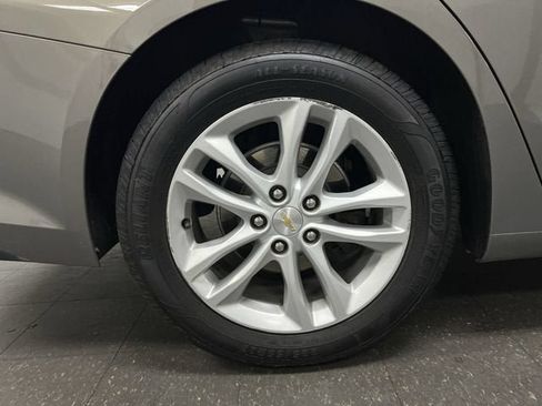 Certified 2018 Chevrolet Malibu LT w/ Leather Package FWD image 32