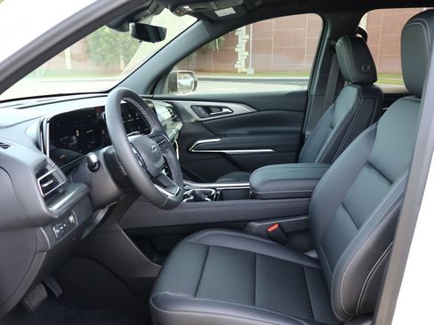 New 2026 Chevrolet Traverse LT w/ Midnight/Sport Edition FWD image 9