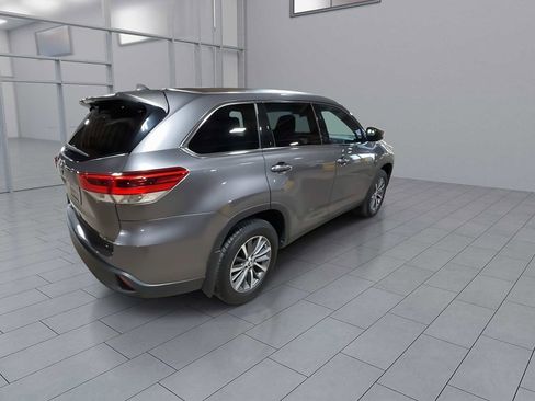 Used 2019 Toyota Highlander XLE image 8