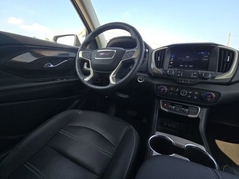 Used 2024 GMC Terrain Denali image 29