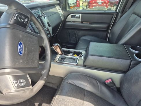 Used 2010 Ford Expedition Limited RWD image 16