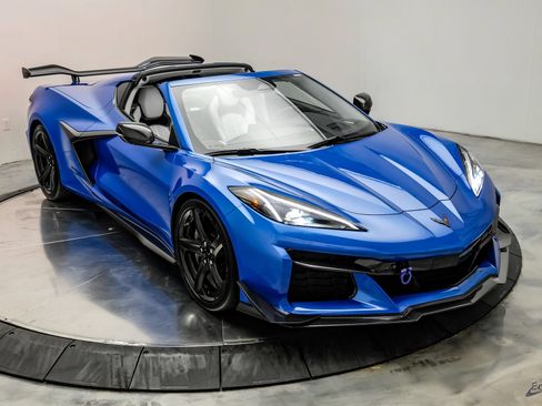Used 2024 Chevrolet Corvette Z06 w/ Z07 Performance Package RWD image 35