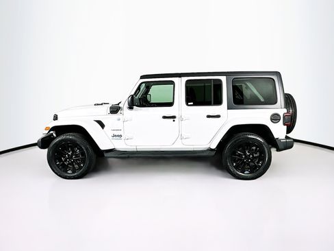 Used 2022 Jeep Wrangler Sahara w/ Cold Weather Group image 4