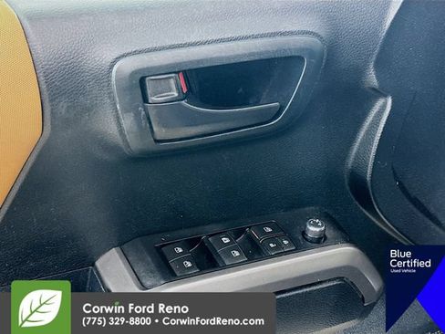 Used 2017 Toyota Tacoma SR5 AWD/4WD image 20