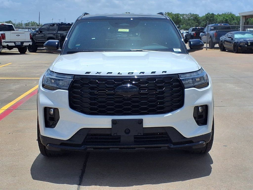 New 2026 Ford Explorer ST-Line w/ ST-Line Street Pack RWD image 6