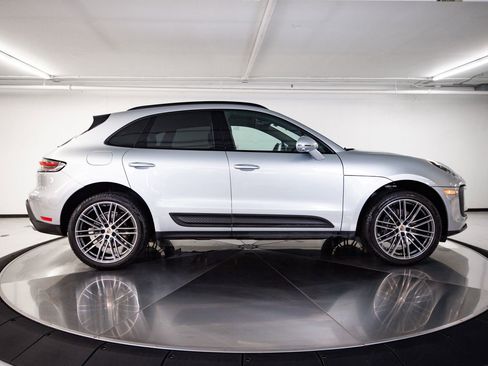 Certified 2026 Porsche Macan AWD/4WD image 7