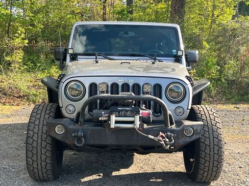 Used 2015 Jeep Wrangler Unlimited Sport image 8