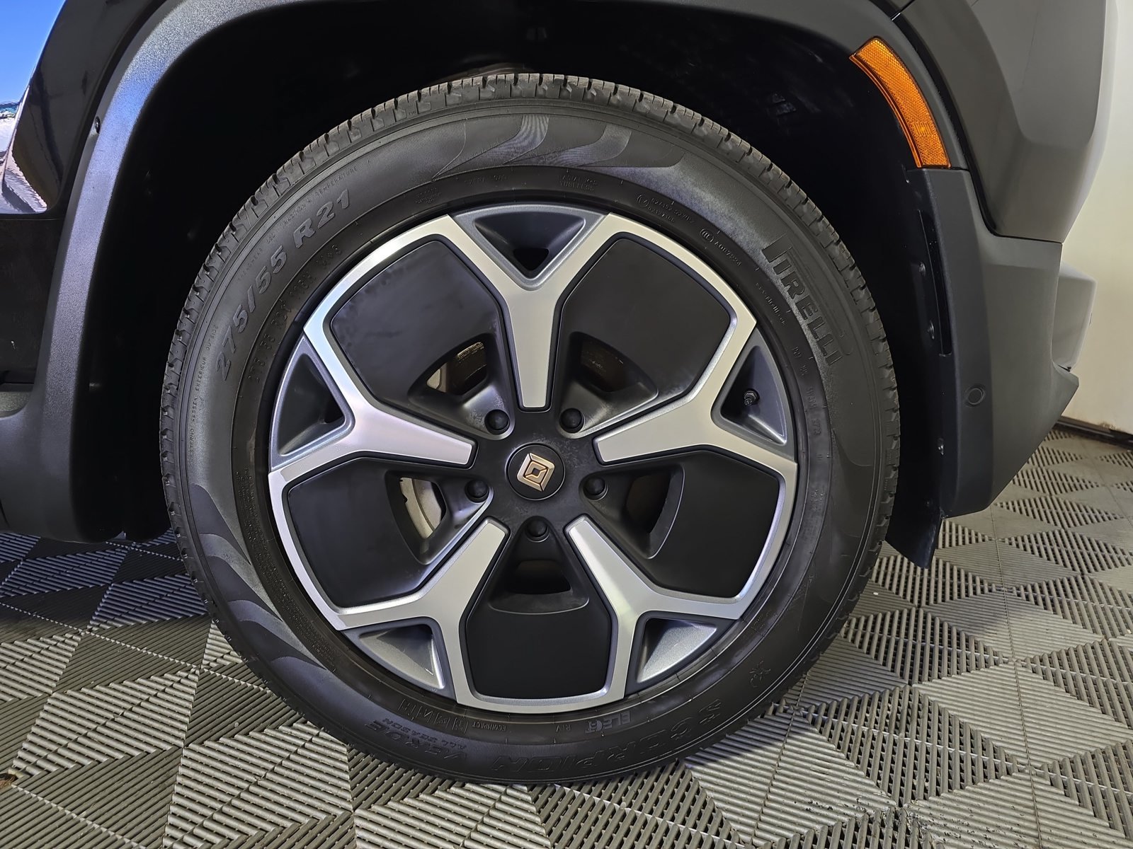 Used 2023 Rivian R1T Adventure Dual AWD/4WD image 11