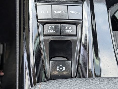 Certified 2025 Toyota Camry XLE FWD image 16