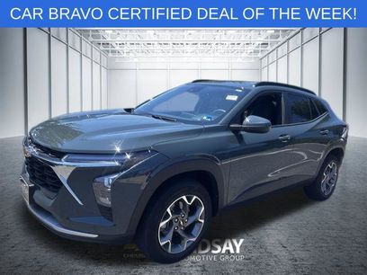Used 2025 Chevrolet Trax LT