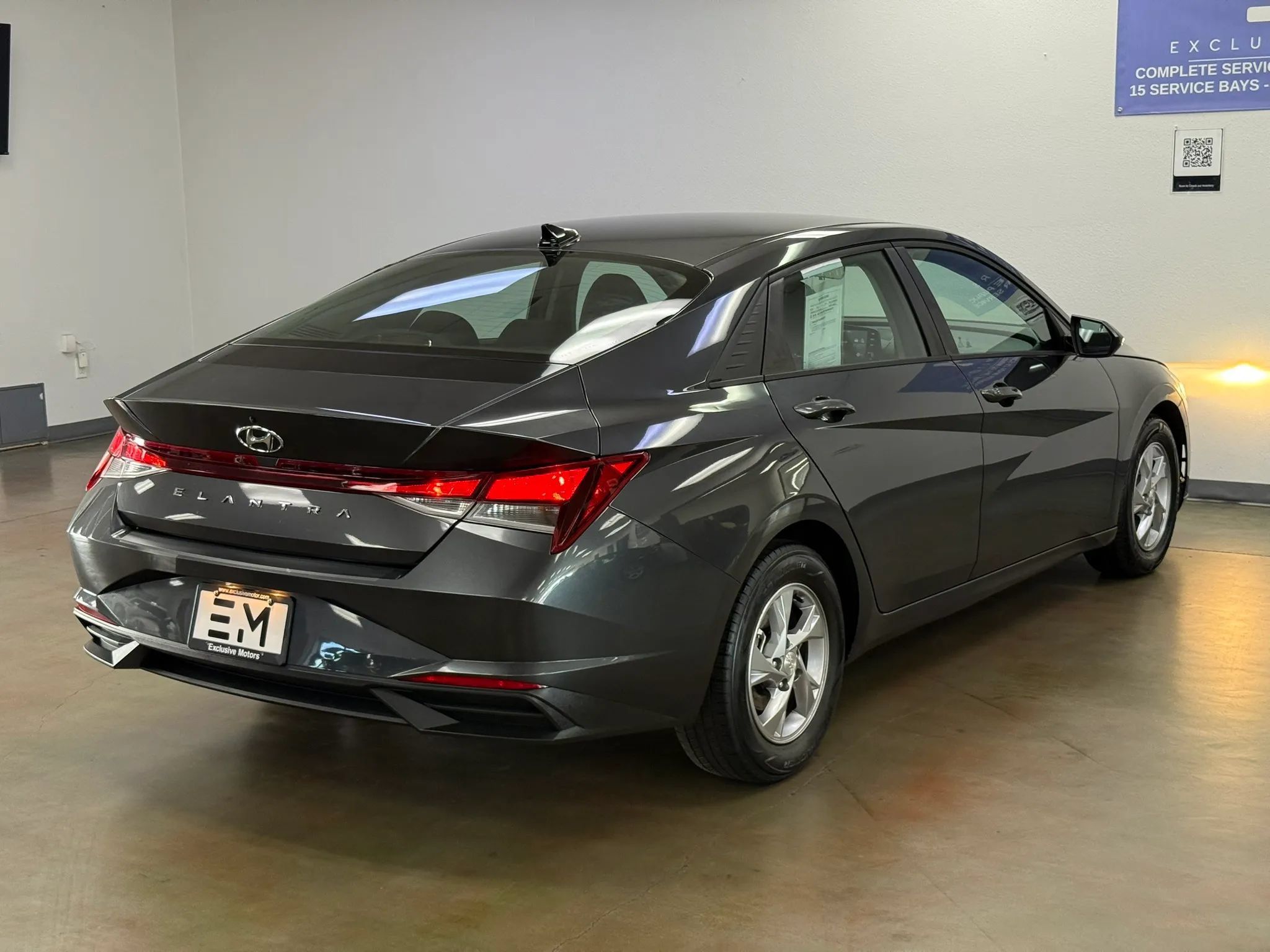 Used 2021 Hyundai Elantra SE FWD image 7