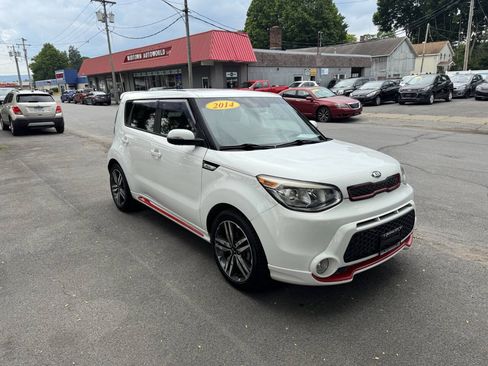 Used 2014 Kia Soul + FWD image 3