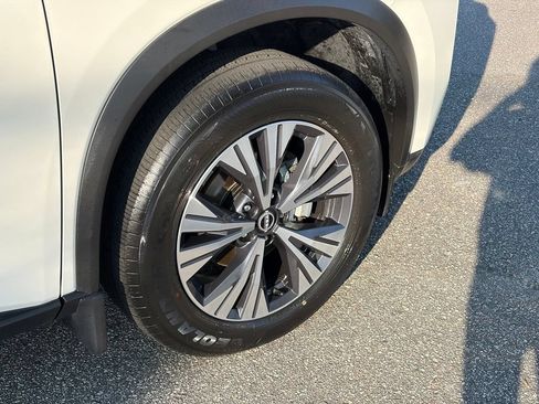 Certified 2023 Nissan Rogue SV FWD image 8
