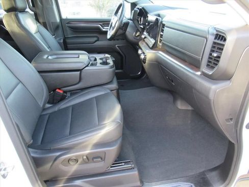 Used 2024 GMC Sierra 1500 SLT AWD/4WD image 9