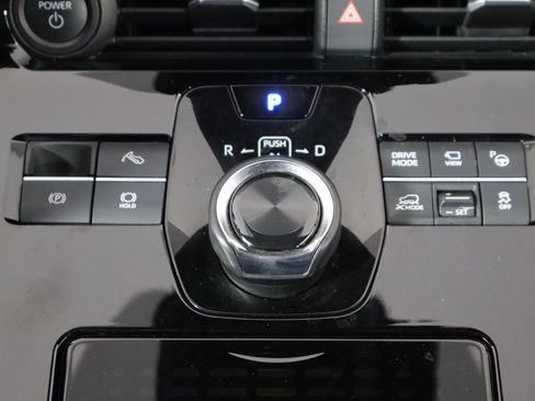 Used 2023 Subaru Solterra AWD image 32