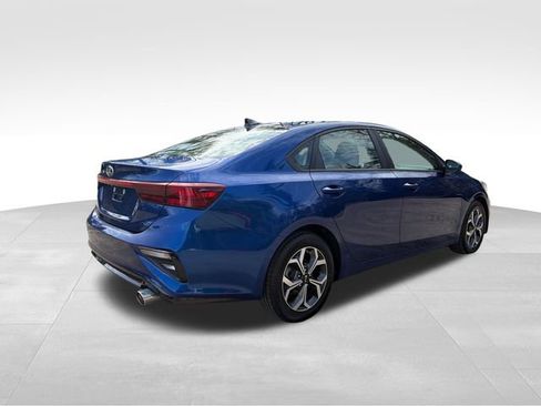 Used 2019 Kia Forte LXS FWD image 3