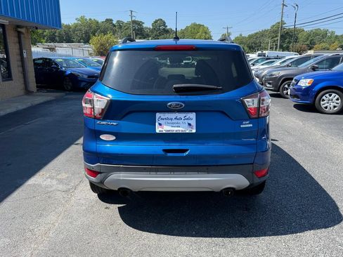 Used 2017 Ford Escape SE w/ Equipment Group 201A FWD image 6