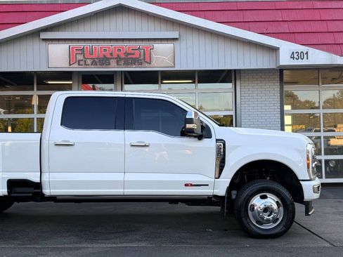 Used 2024 Ford F350 Limited w/ FX4 Off-Road Package AWD/4WD image 12