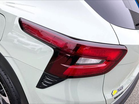 Used 2024 Chevrolet Trax RS w/ Sunroof Package image 33