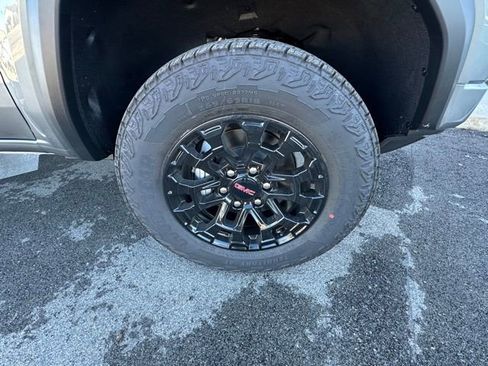 New 2026 GMC Canyon Elevation w/ Convenience Package image 3