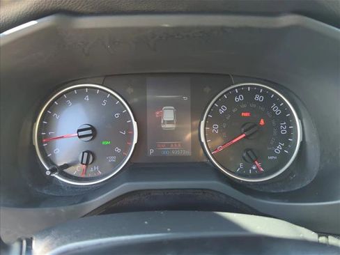 Certified 2019 Toyota RAV4 XLE Premium FWD image 19