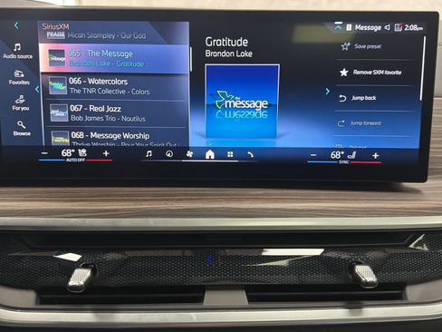 Used 2024 BMW X7 xDrive40i w/ M Sport Package image 23