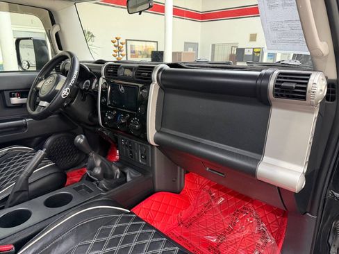 Used 2007 Toyota FJ Cruiser 4WD image 19