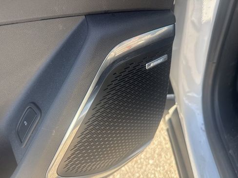 Used 2025 GMC Acadia Elevation image 18