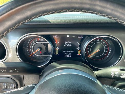 Used 2019 Jeep Wrangler Unlimited Sahara w/ Uconnect 4C Nav & Sound Group AWD/4WD image 19