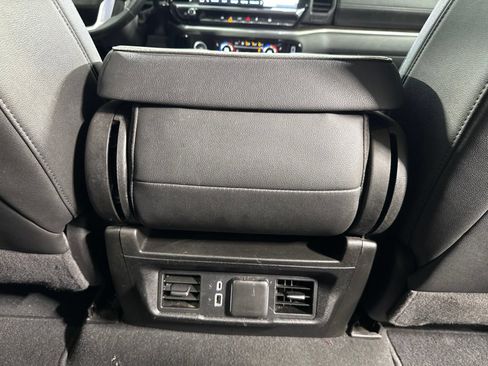 Used 2024 GMC Sierra 1500 SLT AWD/4WD image 15
