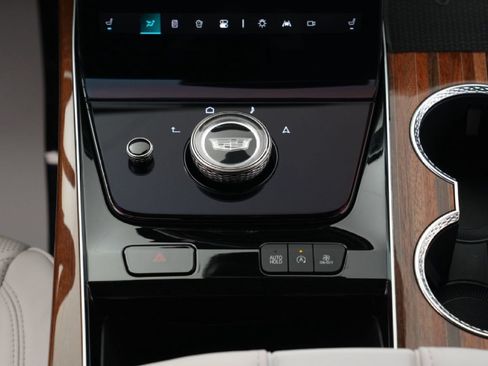 Used 2026 Cadillac Escalade Platinum Sport w/ LPO, ONYX Package AWD/4WD image 31