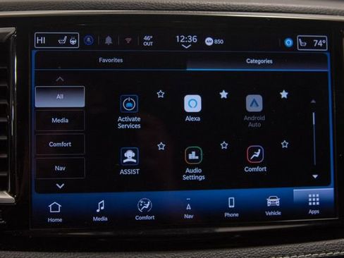 Used 2024 Chrysler Pacifica Limited FWD image 23