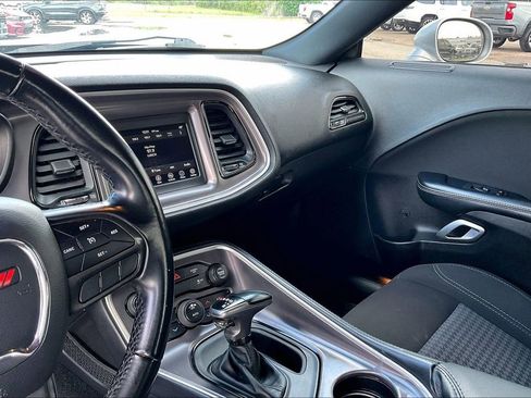 Used 2021 Dodge Challenger SXT RWD image 7