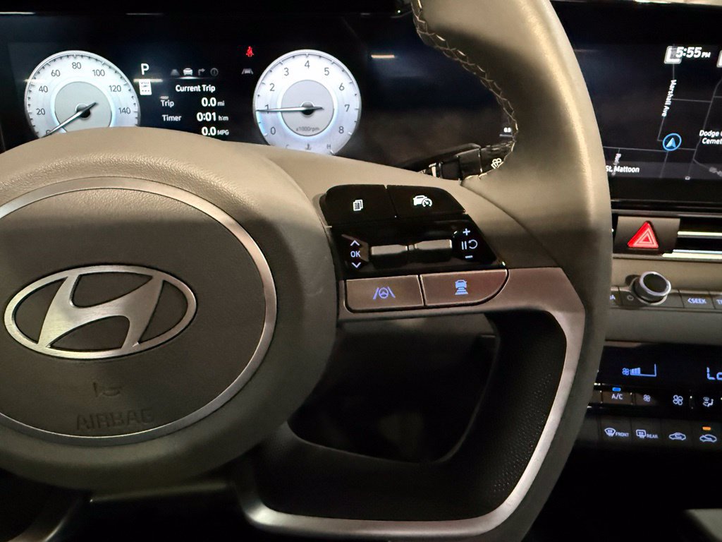 Used 2024 Hyundai Elantra SEL w/ Convenience Package FWD image 16