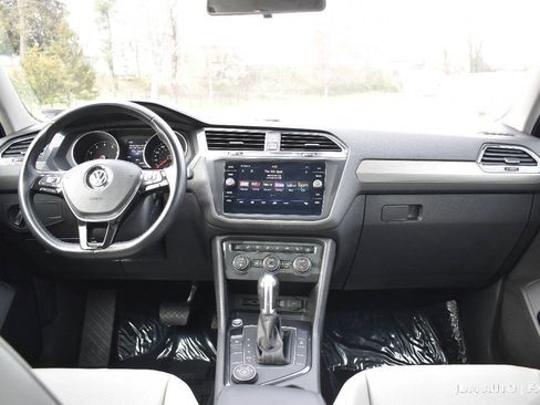 Used 2019 Volkswagen Tiguan SE AWD/4WD image 17