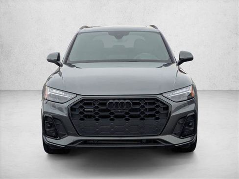 Used 2022 Audi Q5 e Prestige w/ Prestige Package image 2