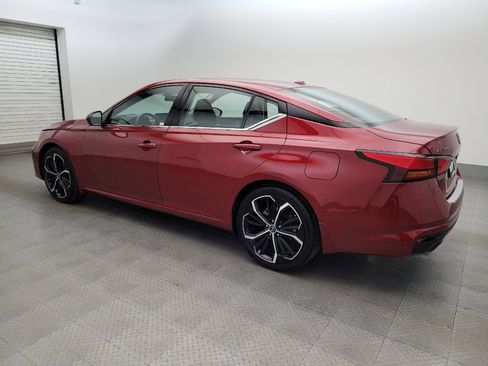 Used 2023 Nissan Altima 2.5 SR w/ SR Premium Package FWD image 3
