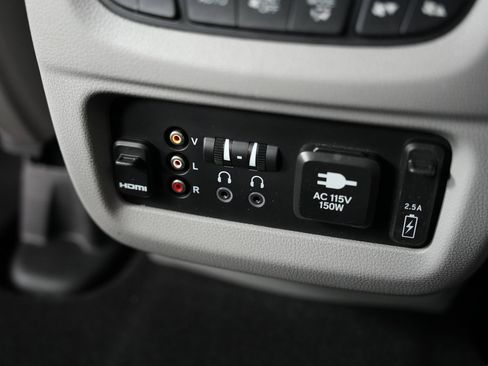 Used 2017 Honda Pilot Elite image 49