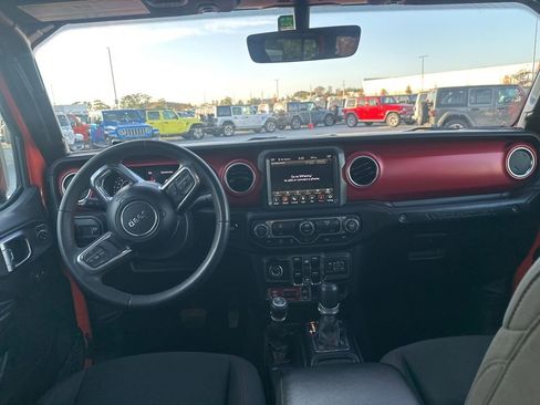 Used 2023 Jeep Wrangler Unlimited Rubicon w/ Xtreme Recon 35" Tire Package image 13