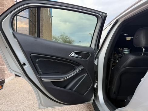Used 2017 Mercedes-Benz GLA 250 image 34