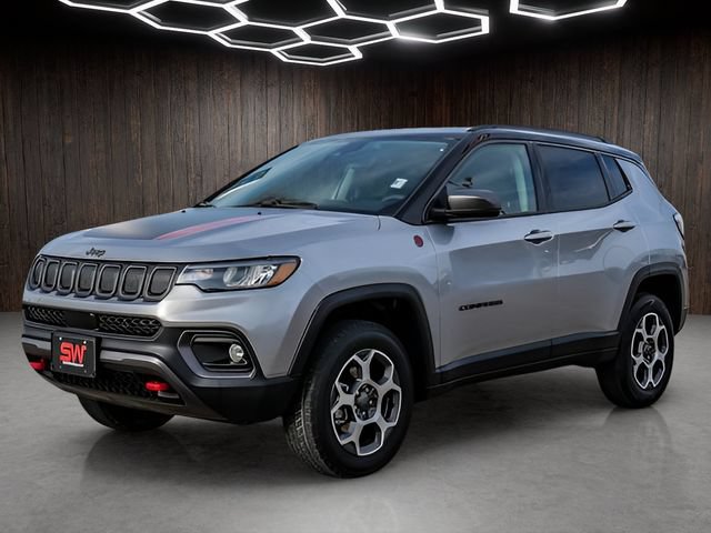 Used 2022 Jeep Compass Trailhawk AWD/4WD image 3
