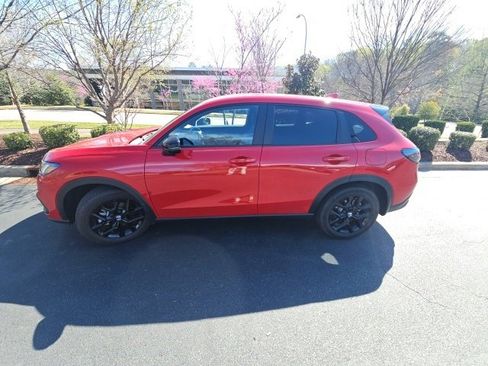 Certified 2025 Honda HR-V Sport image 2