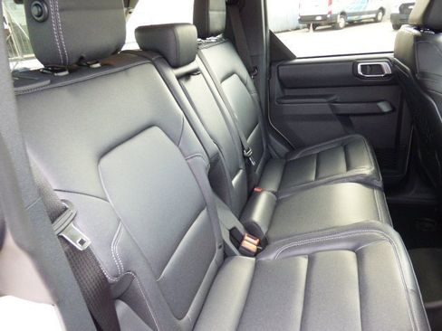 New 2025 Ford Bronco Badlands w/ Sasquatch Package image 14