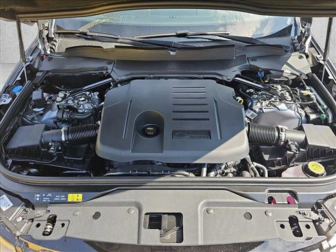 Used 2024 Land Rover Discovery Dynamic SE image 14