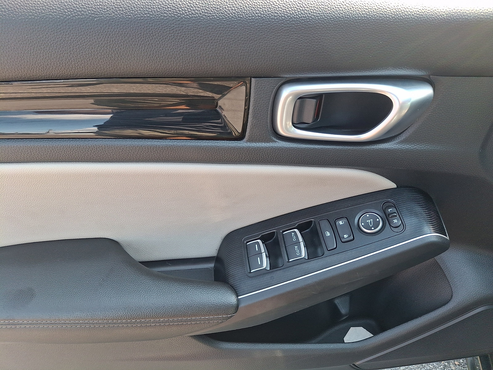 Used 2024 Honda Civic Sport Touring image 12